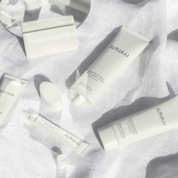ALPHA H Clear Skin face body wash sfeer